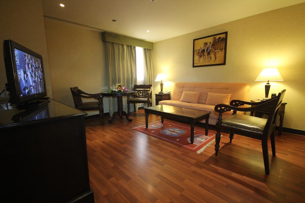 דובאי Arabian Courtyard Hotel & Spa מראה חיצוני תמונה
