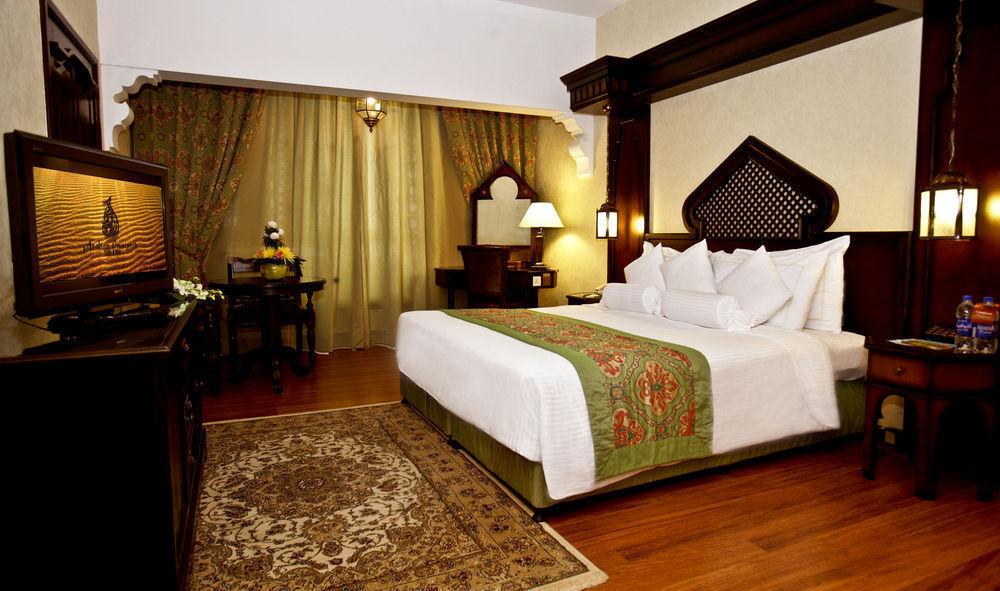דובאי Arabian Courtyard Hotel & Spa מראה חיצוני תמונה