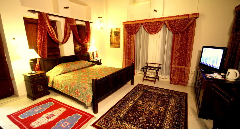 דובאי Arabian Courtyard Hotel & Spa מראה חיצוני תמונה