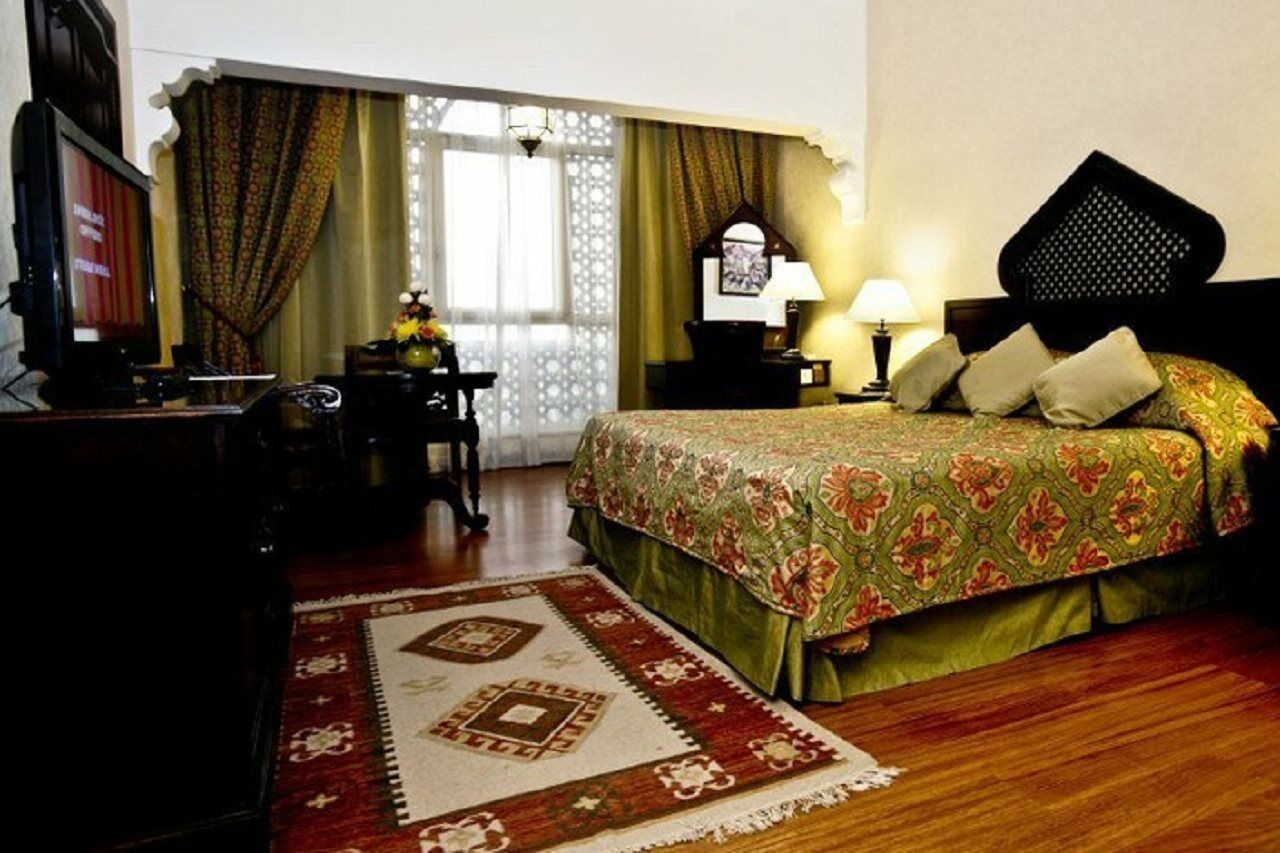 דובאי Arabian Courtyard Hotel & Spa מראה חיצוני תמונה