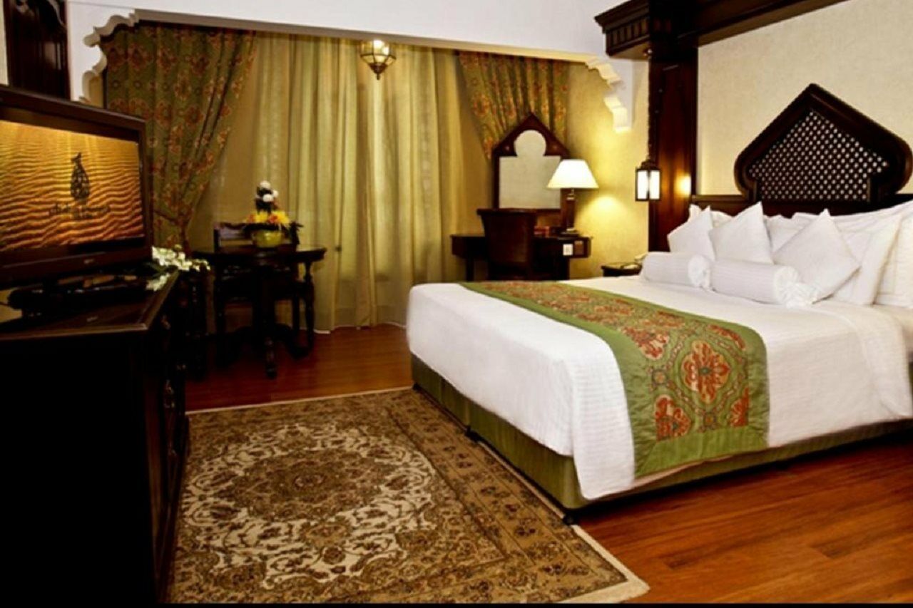 דובאי Arabian Courtyard Hotel & Spa מראה חיצוני תמונה